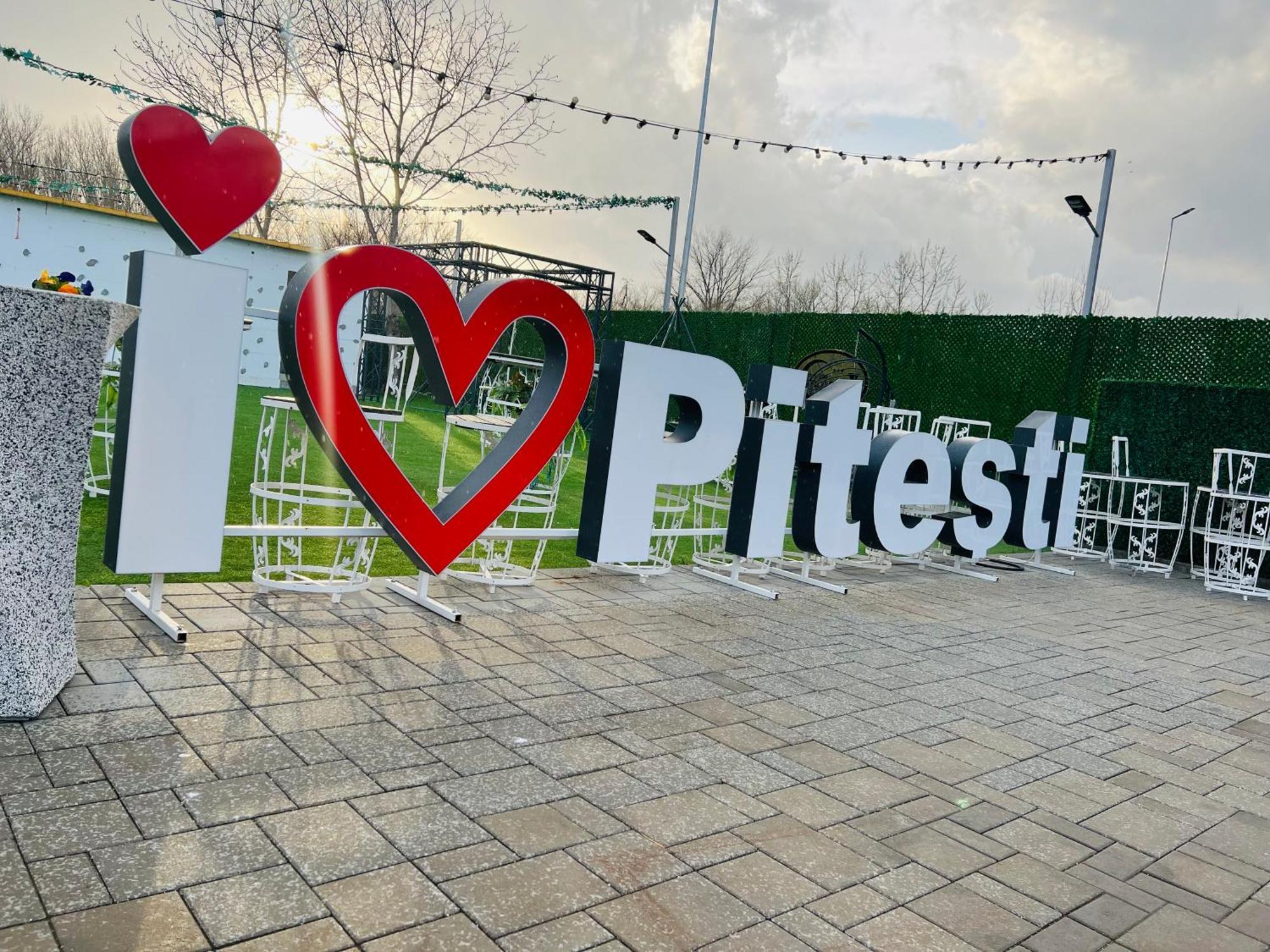 River Place Piteşti Eksteriør bilde