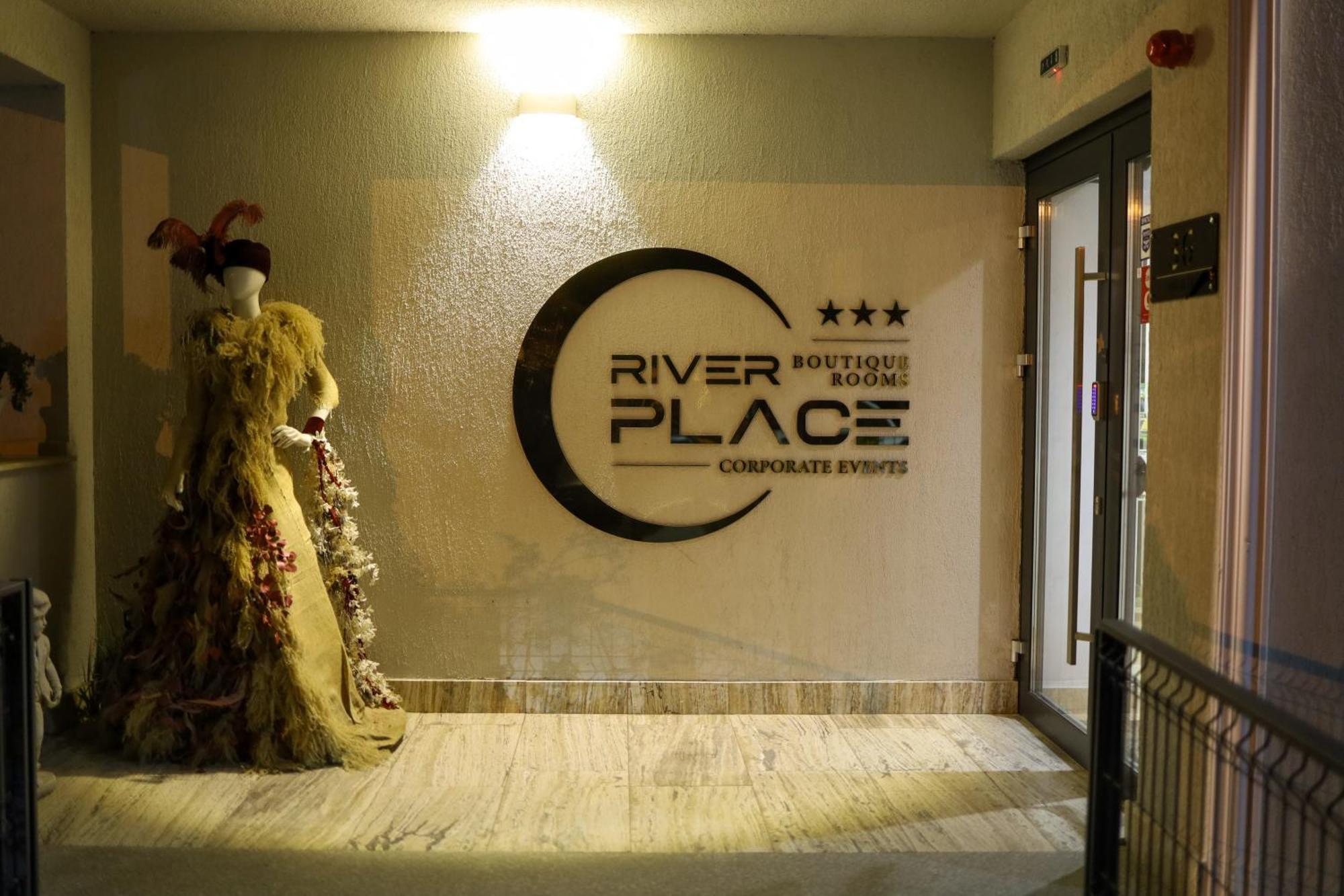 River Place Piteşti Eksteriør bilde